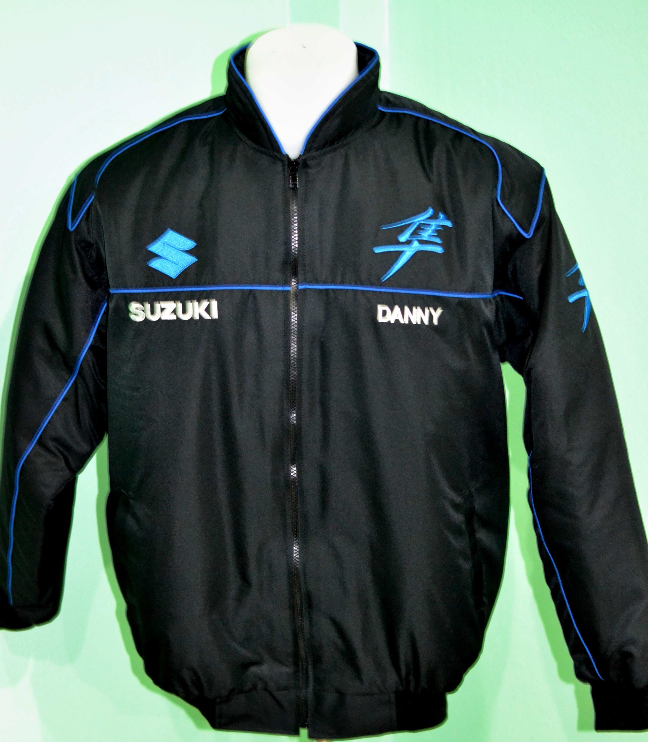 suzuki-hayabusa-wind-breaker-black-and-blue-jacket-scaled-1.jpg Suzuki Hayabusa Wind Breaker Black And Blue Jacket - Image 1